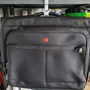 SwissGear Full-Sized Garment Bag, Black,